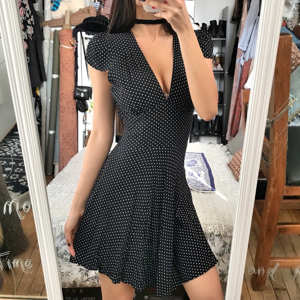 ❌SOLD❌ Reformation Macintosh Dotted Mini Dress XS - Picture 2 of 7